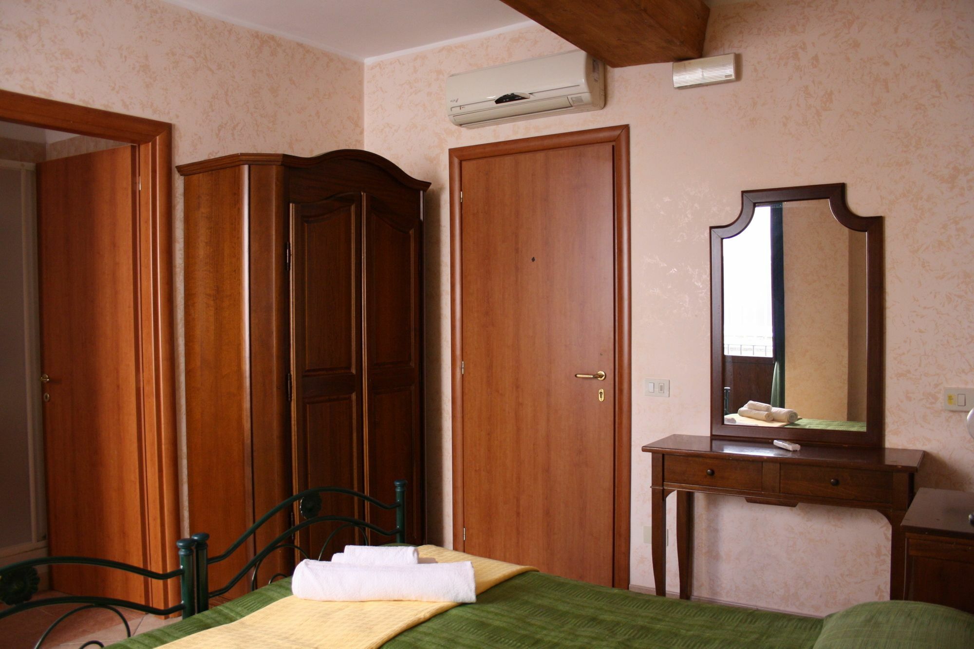 Cityguesthouse كاتانزارو المظهر الخارجي الصورة